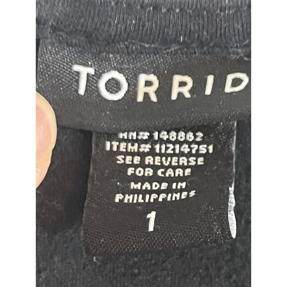 Torrid Top Women 1X Black Pullover Red Ombre Cold Shoulder Office Neutral Retro - Picture 2 of 8